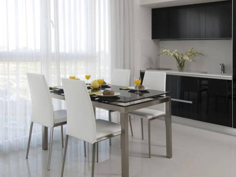 Фото Island Suites Hotel