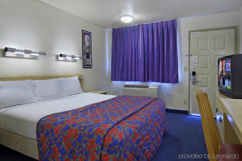 Фото Red Roof Inn Stockton