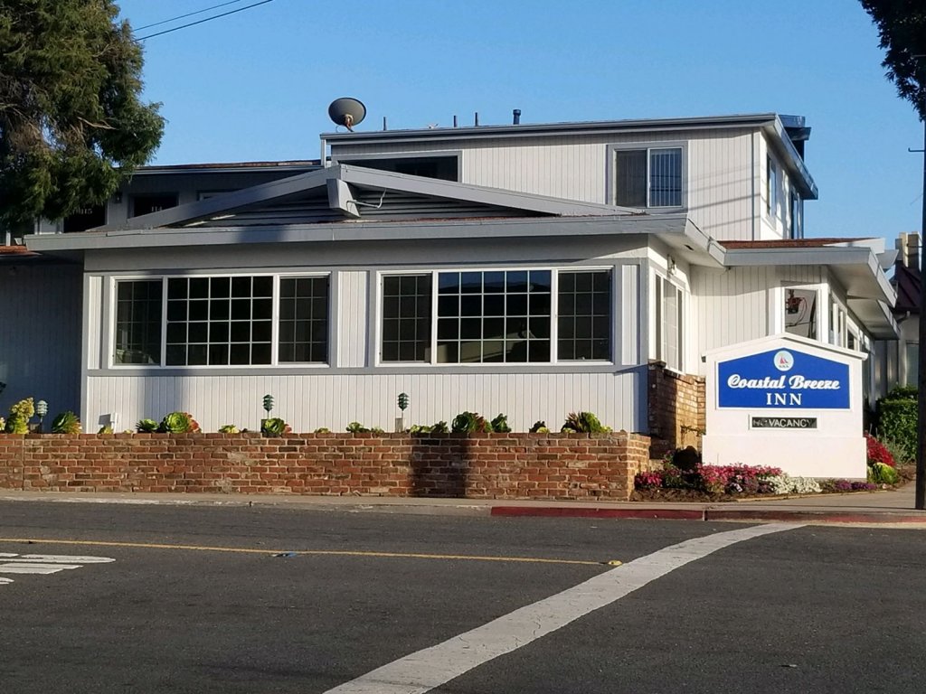 Фото Coastal Breeze Inn