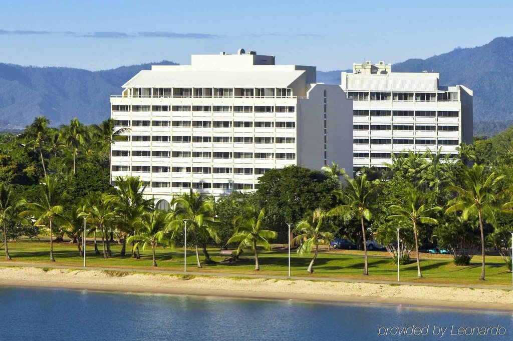 Фото Cairns Harbourside Hotel
