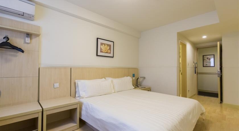 Фото Jinjiang Inn Qinhuangdao Train Station