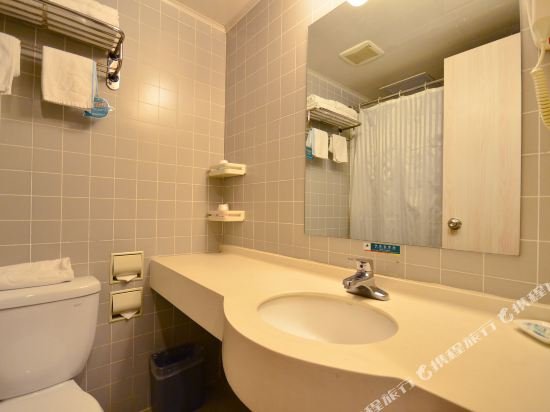 Фото Jinjiang Inn Wuhan Wuchang Railway Station