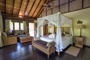 Гостиница Cerf Island Resort