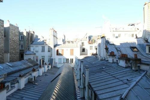 Гостиница Marvellous Sunbathed 3Br At The Heart Of Paris в Париже