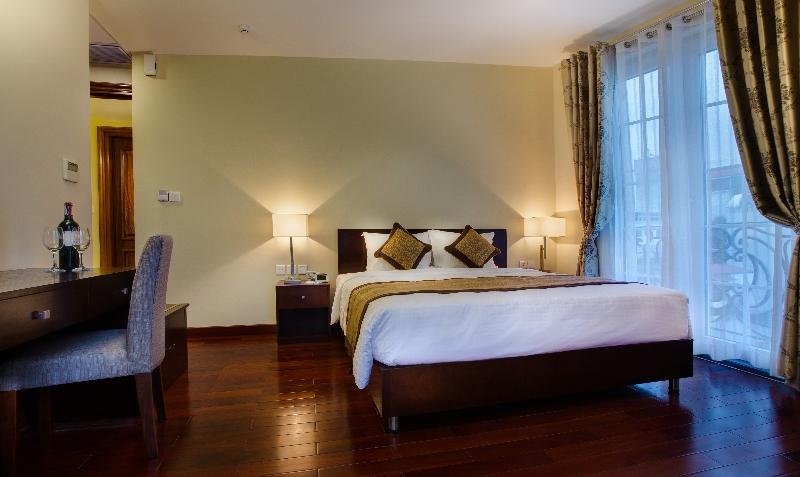 Фото Sunline Hotel