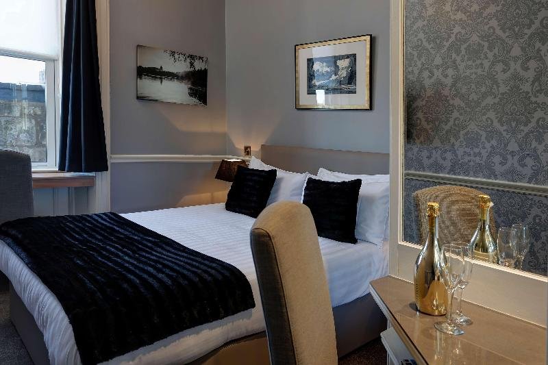 Фото Best Western Edinburgh South Braid Hills Hotel