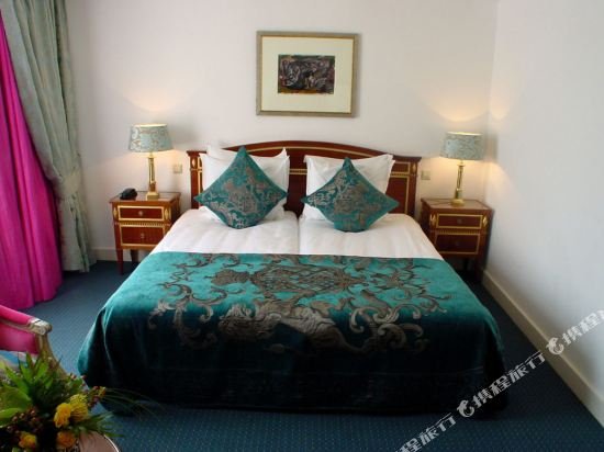 Фото Ambassade Hotel