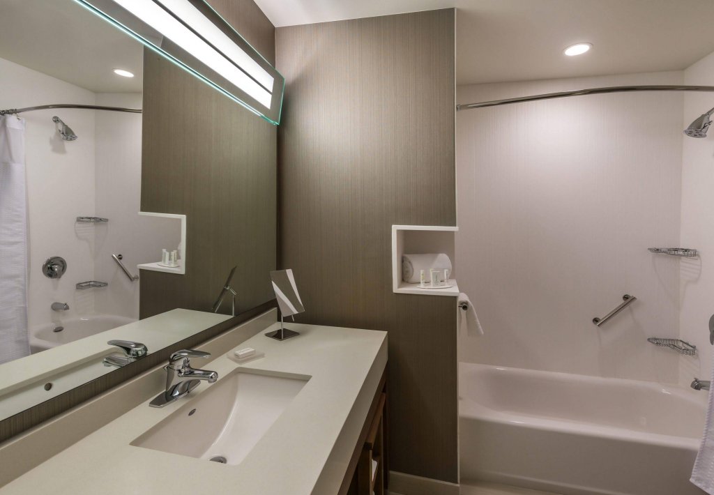 Фото Courtyard Reno Downtown/Riverfront