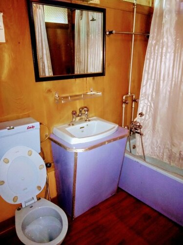 Внешний вид отеля Ritz HouseBoat Srinagar в Сринагаре, фото 4