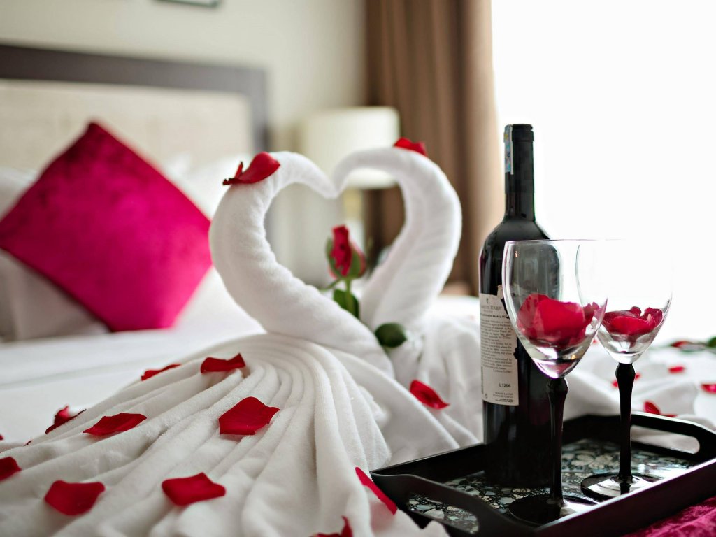 Фото Golden Moon Suite Hotel