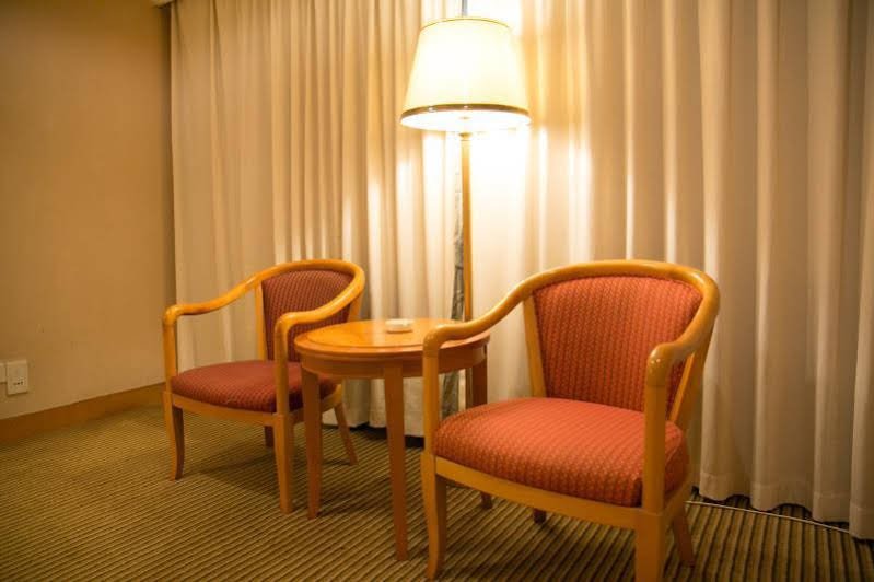 Фото New Pearl River Hotel