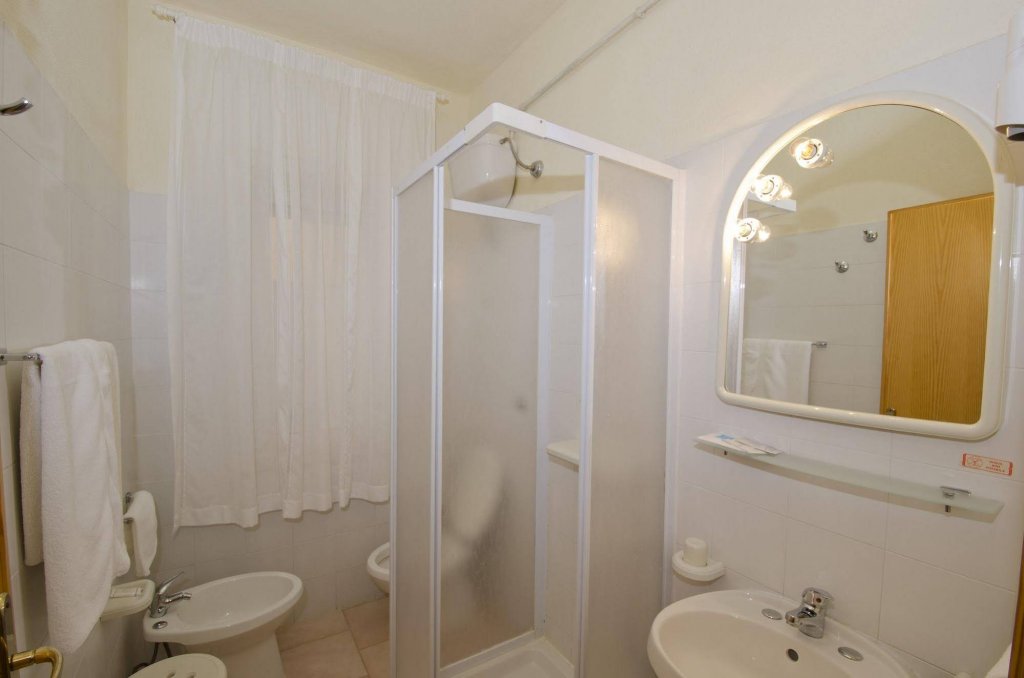 Фото Hotel Gabbiano - Agenzia Isola Rossa