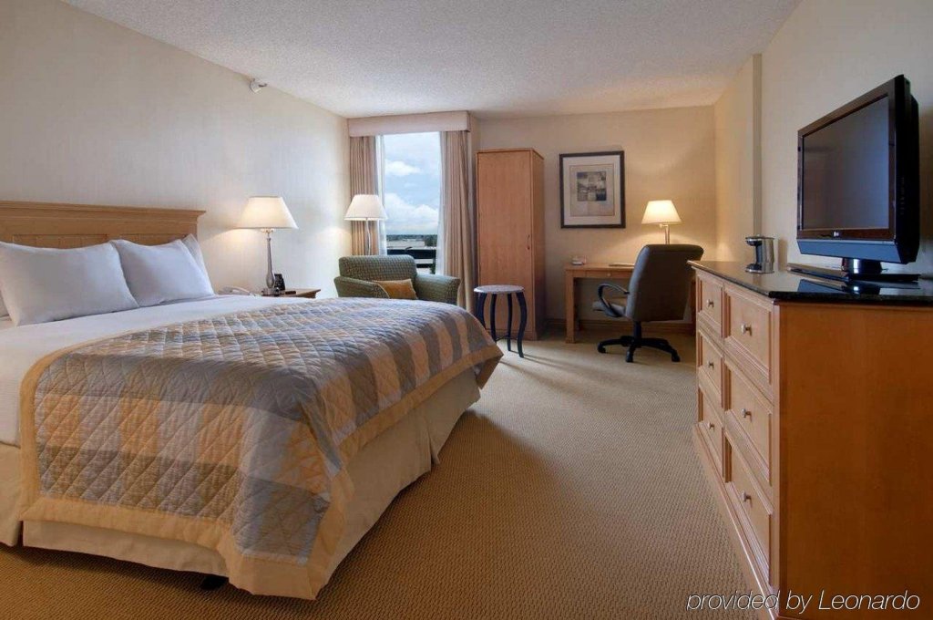 Фото Hilton Sacramento Arden West