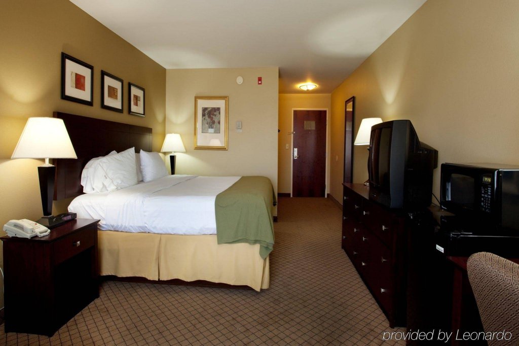 Фото Holiday Inn Express Hotel & Suites Lafayette, an Ihg Hotel
