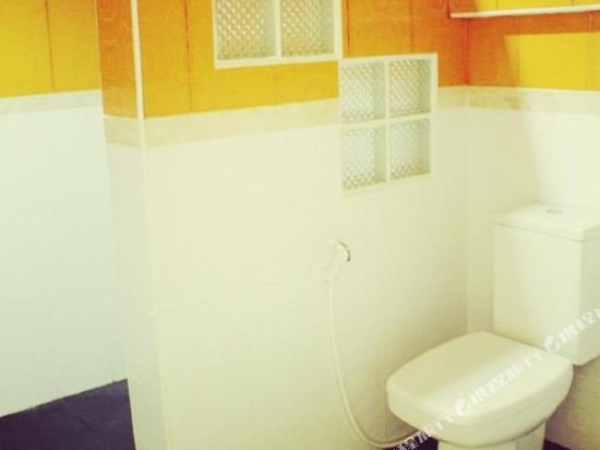 Фото Hilltop Chalet