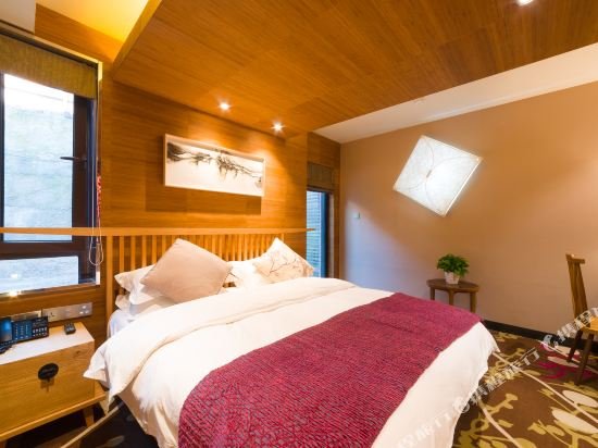 Фото Hangzhou Serene Cicada Hotel Hupao Branch