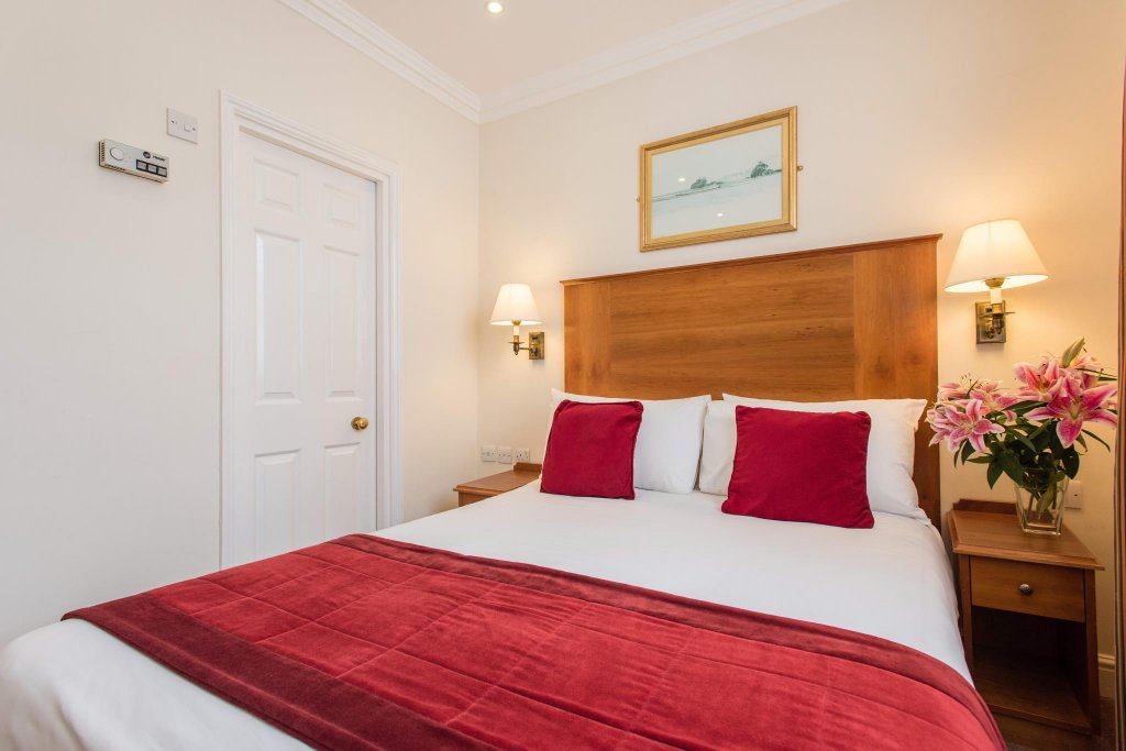 Фото Byron Hotel London