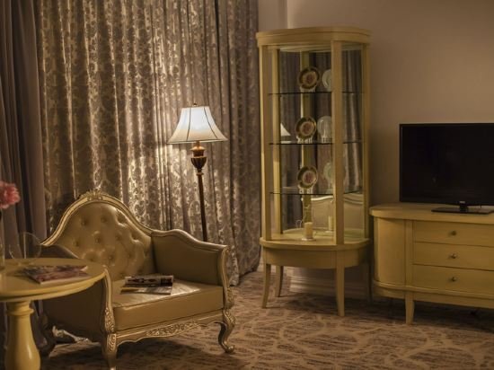 Фото Bristol Central Park Hotel Chisinau