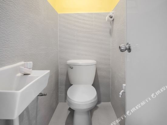 Фото Tr3ats Guest House Cebu