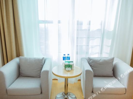 Фото GreenTree Inn Nanchang Honggutan New Area Cuiyuan Road Subway Station Business Hotel