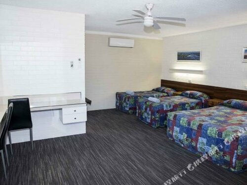 Гостиница Coastal Bay Motel Coffs Harbour в Кофс-Харборе