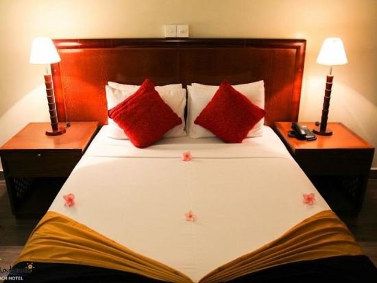 Фото Hikkaduwa Beach Hotel