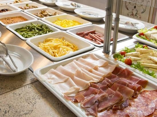 Фото Golden Tulip Rome Piram