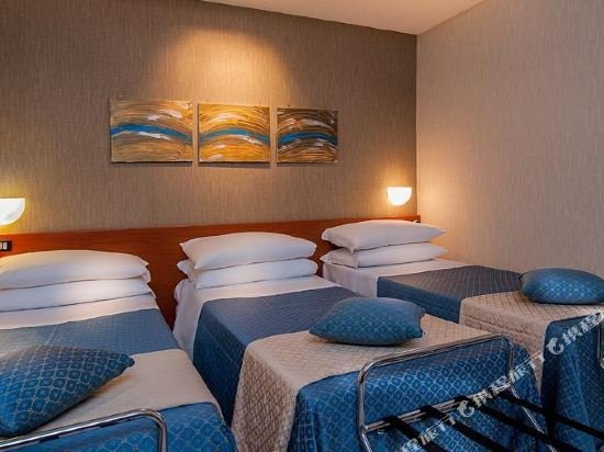 Фото Quality Hotel Rouge et Noir Roma