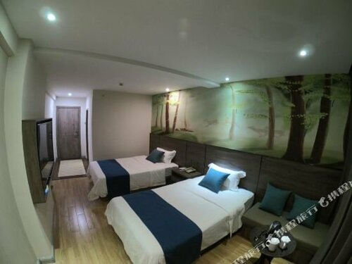 Гостиница GreenTree Inn Haikou Longhua Jinpa Express Hotel в Хайкоу