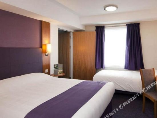 Фото Premier Inn London City Tower Hill