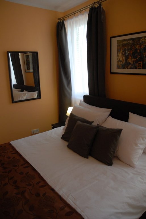 Фото Joy guesthouse