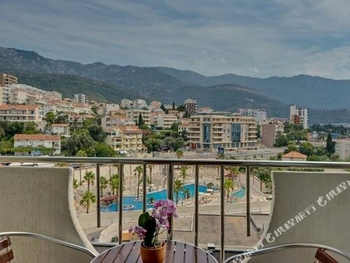 Гостиница Mediteran Hotel & Resort в Черногории