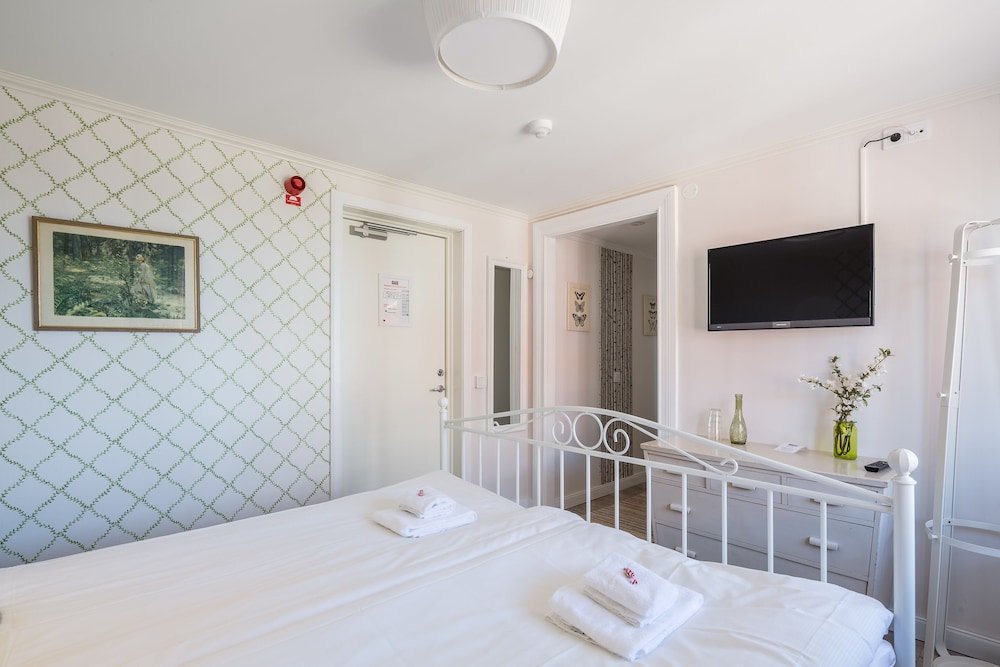 Фото Lustigsgården Bed & Breakfast