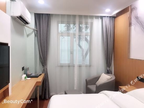 Фото GreenTree Inn Chongqing Longhu Times Tianjie Xietaizi Subway Station Hotel