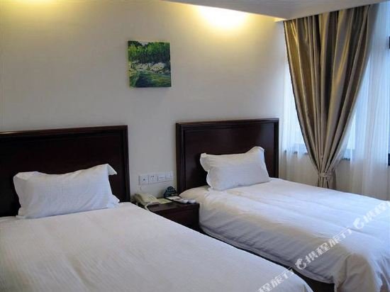 Фото GreenTree Inn Shandong Qingdao Jiaozhou Sanlihe Park Express Hotel