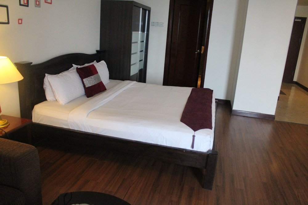 Фото Best Service Suites at Times Square