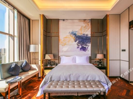 Фото Zhuhai LongZhuDa International Hotel