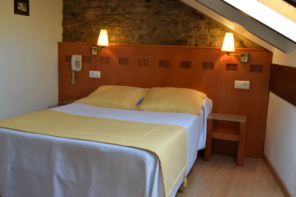 Фото Hotel Entrecercas