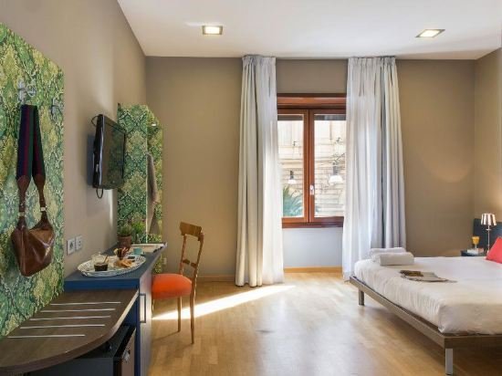 Фото Monti First