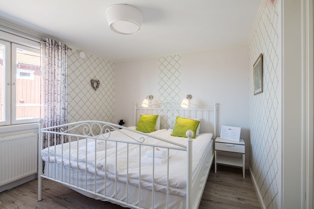 Фото Lustigsgården Bed & Breakfast