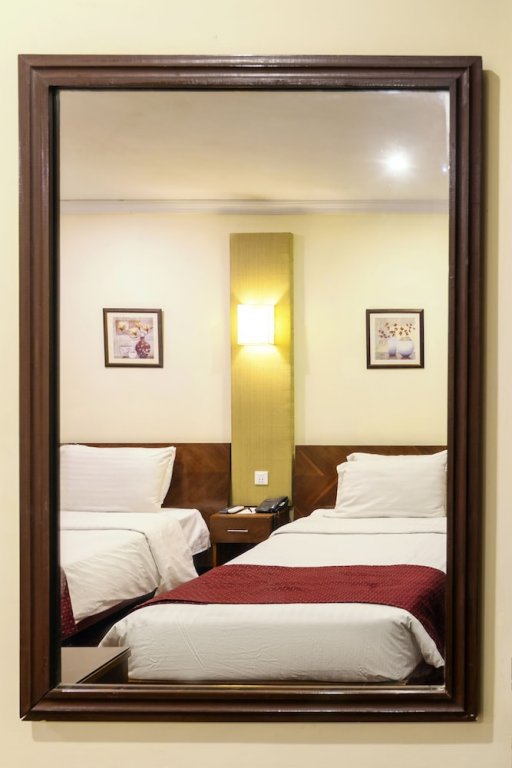 Фото Hotel One - The Mall Lahore