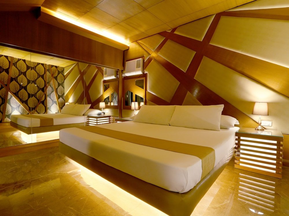 Фото Victoria Court Malate, Manila