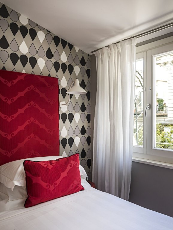 Фото The Telegraph Suites