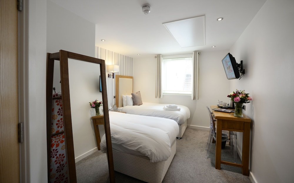 Фото Waterside Hotel & Leisure Club