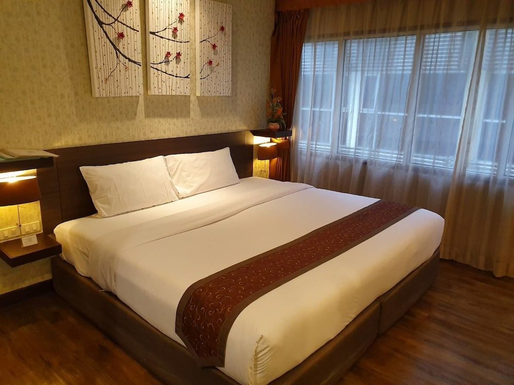 Фото The Green Bells New Petchburi