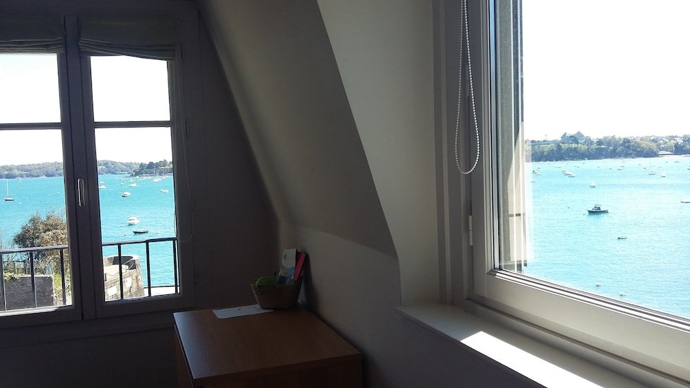 Фото Hotel De La Vallee