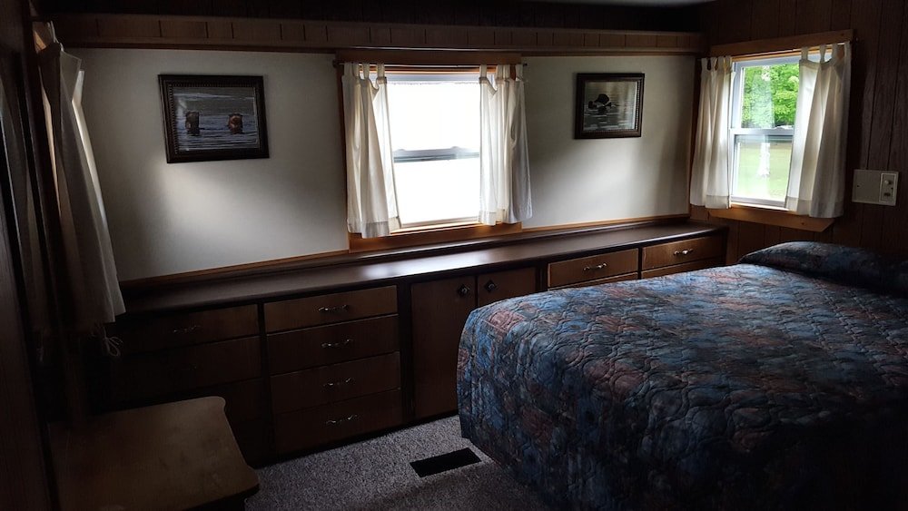 Фото Riverbank Motel and Cabins