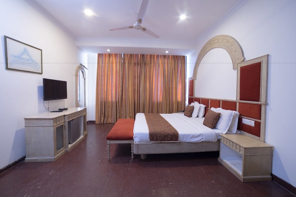 Фото Hotel Classic Residency