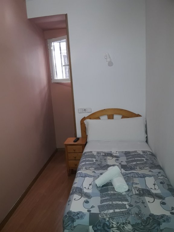 Фото Hostal New go Inn