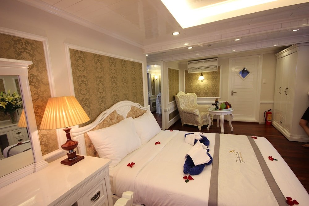 Фото Signature Halong Cruise